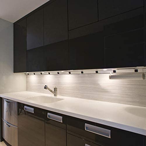 Regletas de enchufes angulares de perfil delgado y resistentes a la manipulación